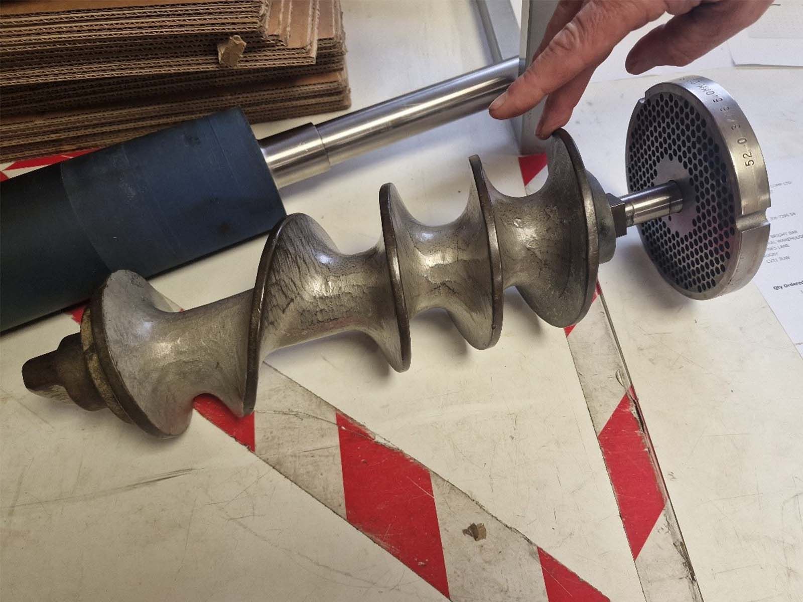 Build up shaft of free issue auger