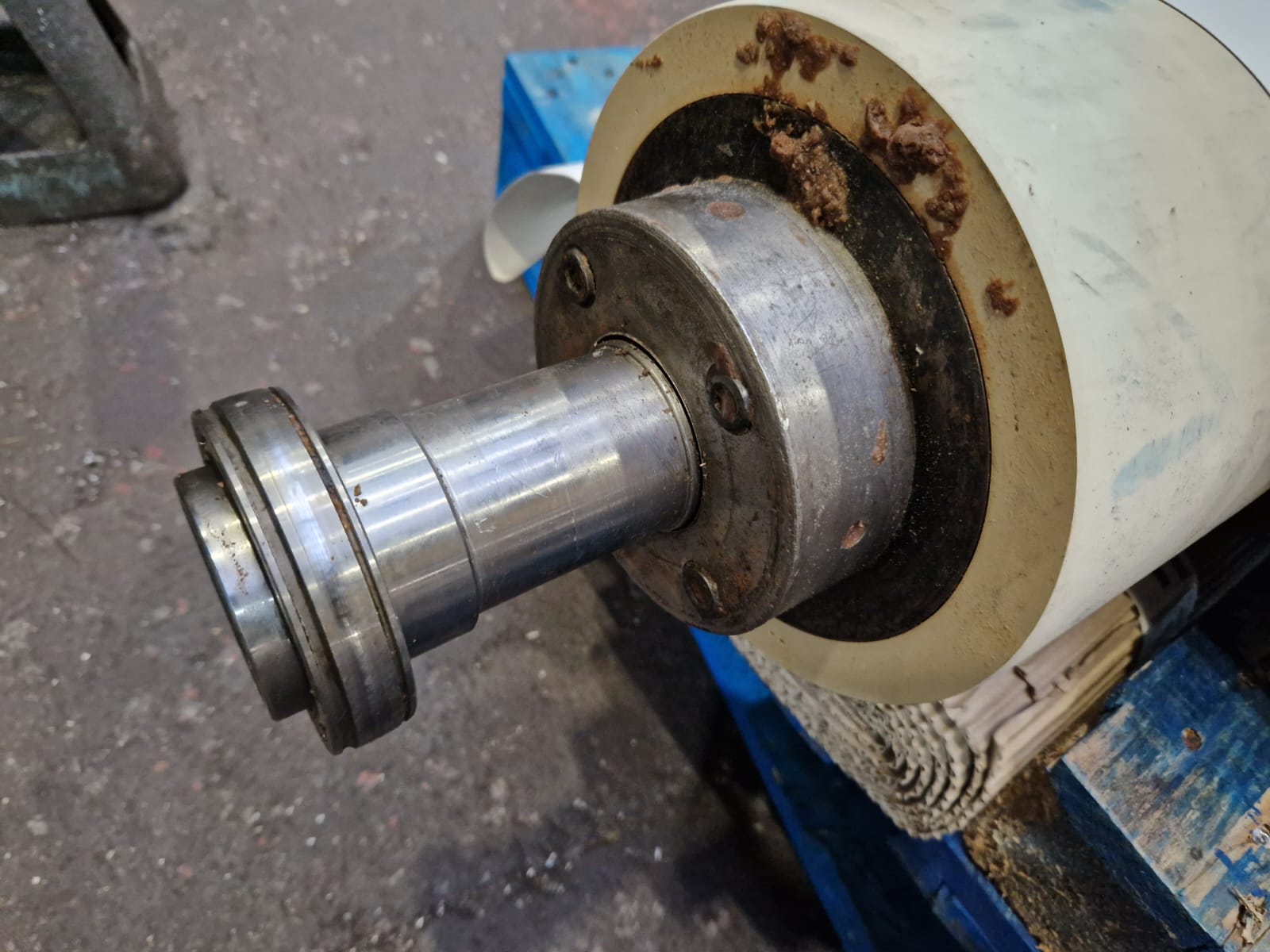 Large rubber coated roller repair 2