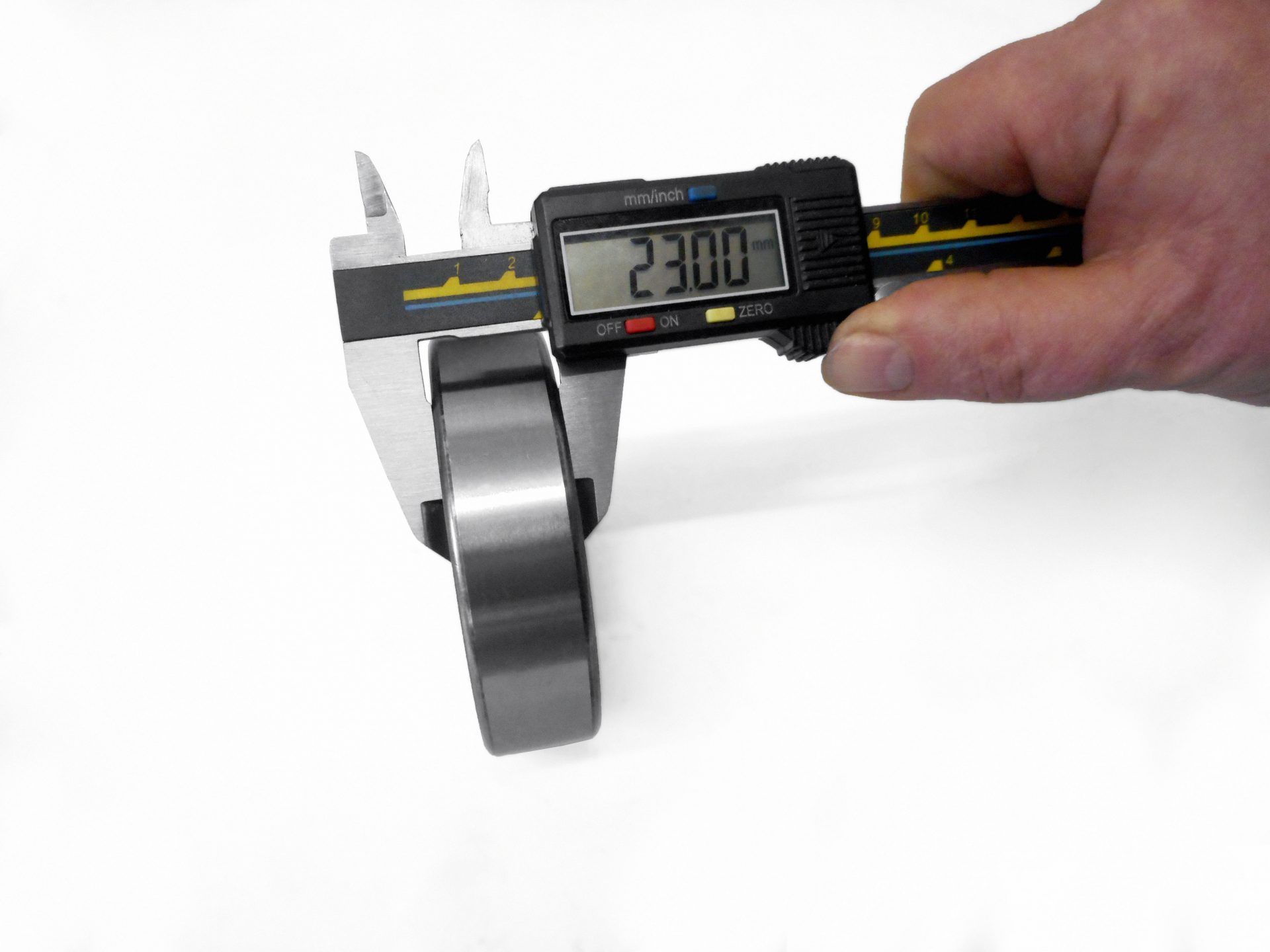 Vernier measuring the width of the deep groove ball bearing